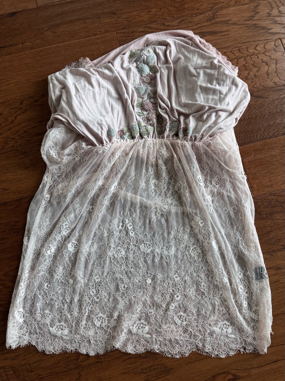 POL Embroidered Lace Top - Picture 9 of 9